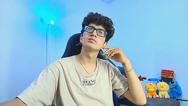 TylerWhite  online show from 2, 12, 2025