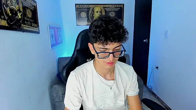 TylerWhite  online show from 1, 3, 2025