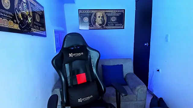 TylerWhite  online show from 4, 3, 2025