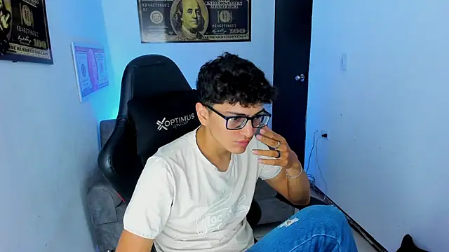 TylerWhite  online show from 1, 3, 2025