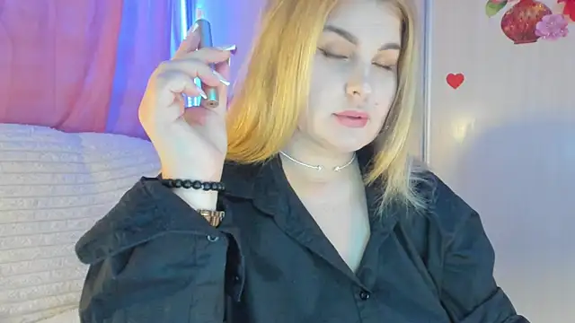 CoraSwon online show from 3, 3, 2025