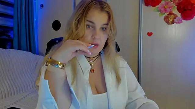 CoraSwon online show from 25, 11, 2025