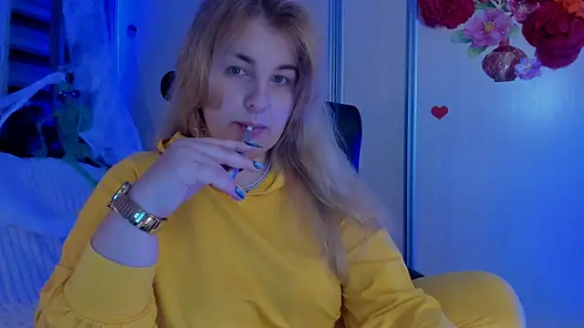 CoraSwon online show from 3, 11, 2025