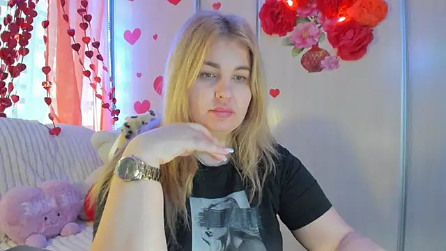 CoraSwon online show from 25, 2, 2025