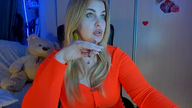 CoraSwon online show from 10, 4, 2026