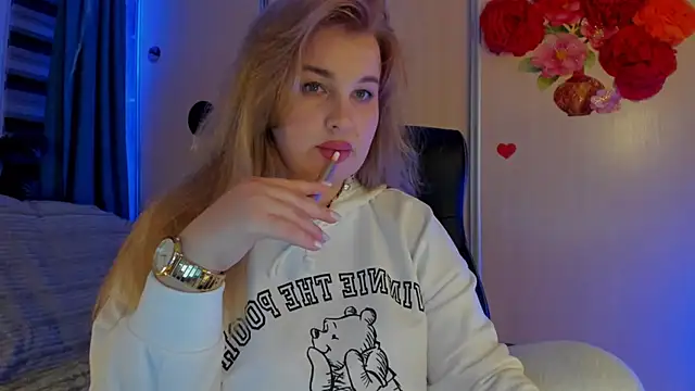 CoraSwon online show from 12, 11, 2025