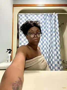 KLoveeee online show from 21, 11, 2025