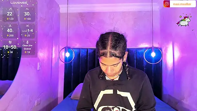 Snapshot of Maxim-Walker chatting on 22, 10, 2025 Maxim-Walker online show from 22, 10, 2025