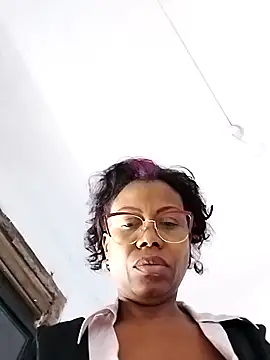 littlebrunett online show from 9, 3, 2026