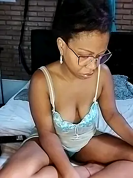 littlebrunett online show from 7, 2, 2026