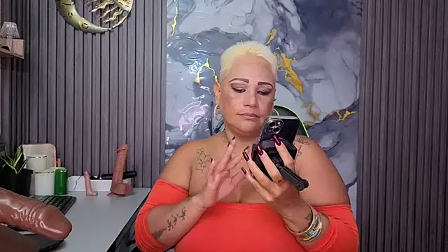 GianellaCox  online show from 18, 4, 2026