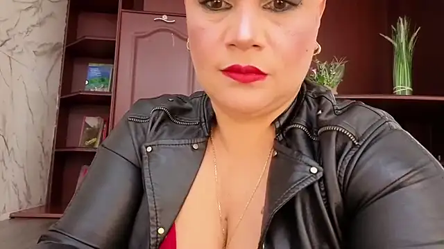 GianellaCox  online show from 18, 11, 2025