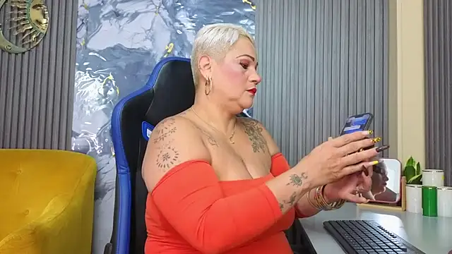 GianellaCox  online show from 12, 2, 2026