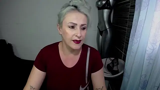 Emma Rizzoo online show from 12, 5, 2026