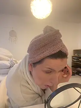 Snapshot of Off__Melonenmandy chatting on 13, 10, 2025 Off Melonenmandy online show from 13, 10, 2025