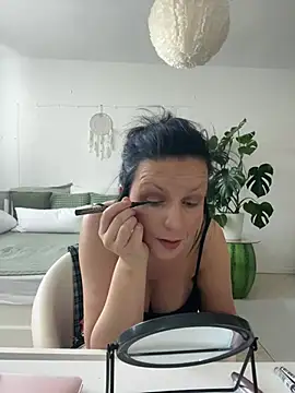 Off  Melonenmandy online show from 17, 4, 2026
