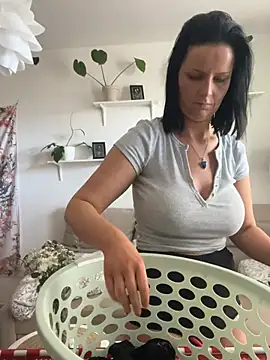 Off  Melonenmandy online show from 23, 4, 2026