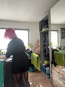 Off  Melonenmandy online show from 24, 2, 2025
