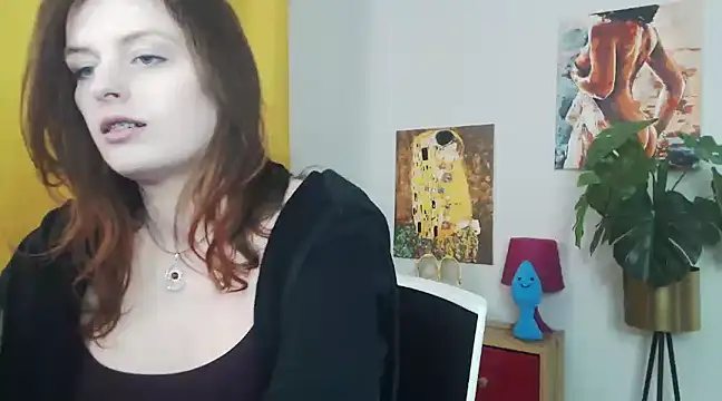 juicyNadine online show from 26, 2, 2025