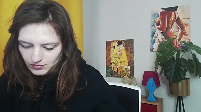 juicyNadine online show from 18, 3, 2025