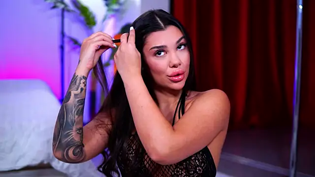 NatyDesiree online show from 5, 11, 2025