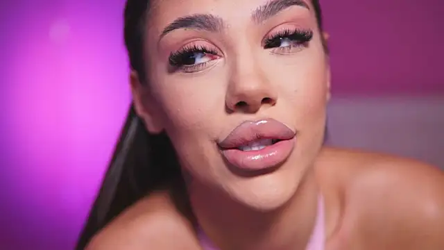 NatyDesiree online show from 24, 2, 2025