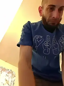 pantslesstraveler plt online show from 7, 1, 2026