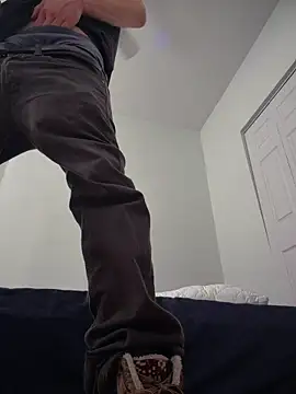 pantslesstraveler plt online show from 23, 2, 2026