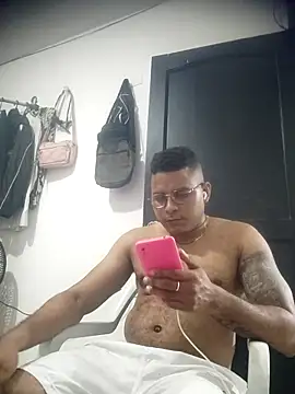 SaucyAffair0 online show from 26, 3, 2026