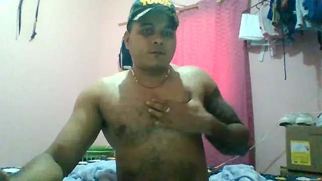 SaucyAffair0 online show from 19, 7, 2026