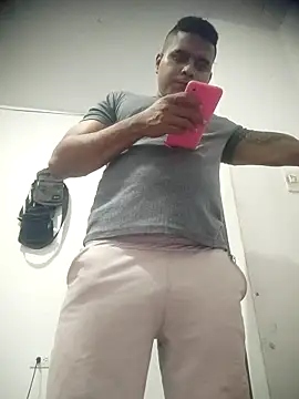 SaucyAffair0 online show from 25, 3, 2026