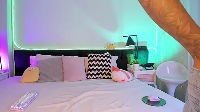 Alaia Manson online show from 12, 3, 2026