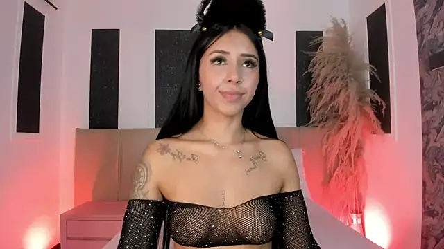 Alaia Manson online show from 19, 12, 2025