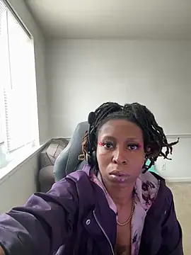 LeyaHoneybuns online show from 28, 4, 2026