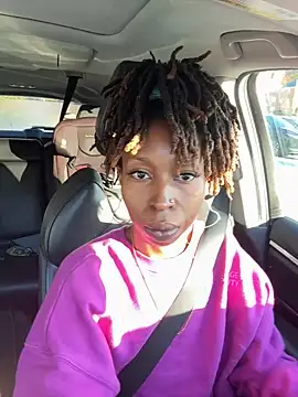 LeyaHoneybuns online show from 2, 11, 2025