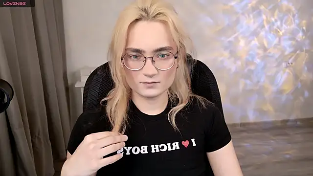 CuteYukiKun online show from 14, 3, 2026