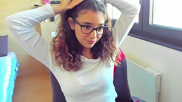 Snapshot of uniquerossie chatting on 8, 10, 2025 uniquerossie online show from 8, 10, 2025