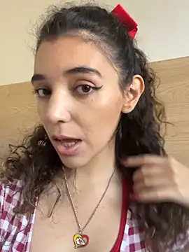 Snapshot of uniquerossie chatting on 5, 11, 2025 uniquerossie online show from 5, 11, 2025