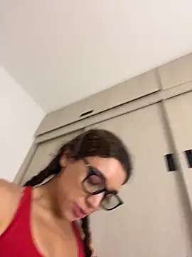 uniquerossie online show from 10, 2, 2026