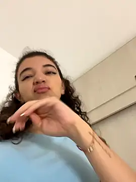 uniquerossie online show from 2, 12, 2025