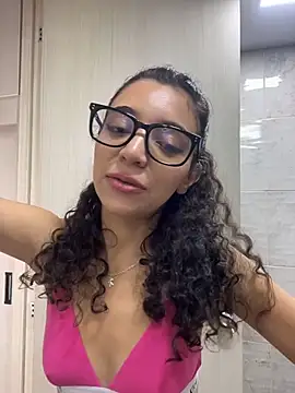 uniquerossie online show from 25, 2, 2026