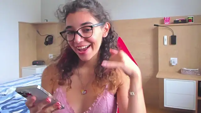 Snapshot of uniquerossie chatting on 20, 10, 2025 uniquerossie online show from 20, 10, 2025