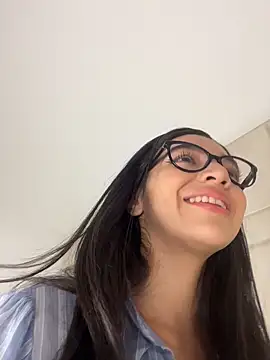 uniquerossie online show from 2, 2, 2026