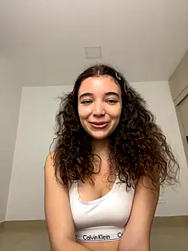 Snapshot of uniquerossie chatting on 1, 12, 2025 uniquerossie online show from 1, 12, 2025