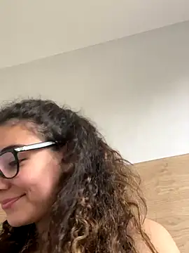 Snapshot of uniquerossie chatting on 7, 11, 2025 uniquerossie online show from 7, 11, 2025