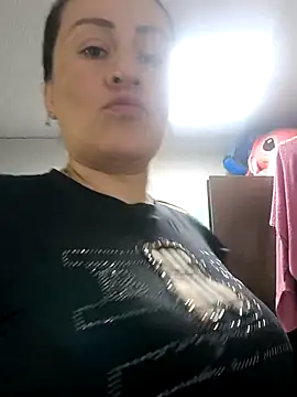 LuisaFernanda170823 online show from 25, 10, 2025