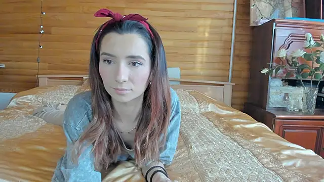 Snapshot of crystalnut chatting on 1, 2, 2025 crystalnut online show from 1, 2, 2025