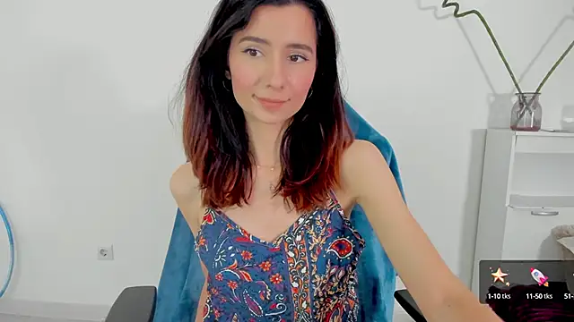 Snapshot of crystalnut chatting on 23, 9, 2025 crystalnut online show from 23, 9, 2025