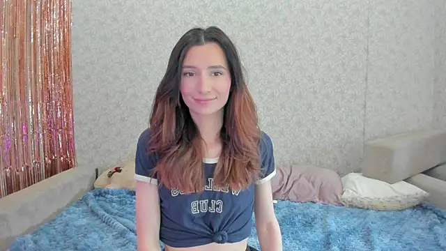 Snapshot of crystalnut chatting on 4, 2, 2025 crystalnut online show from 4, 2, 2025