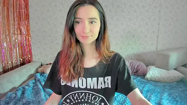 Snapshot of crystalnut chatting on 5, 2, 2025 crystalnut online show from 5, 2, 2025
